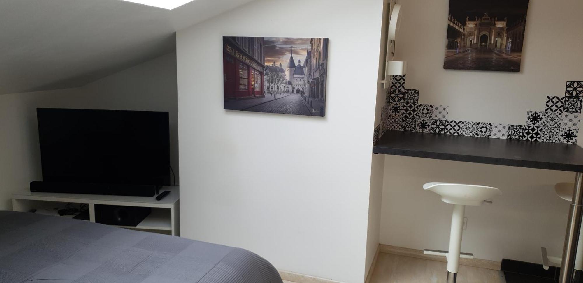 joli studio calme coeur de ville Nancy Exterior foto