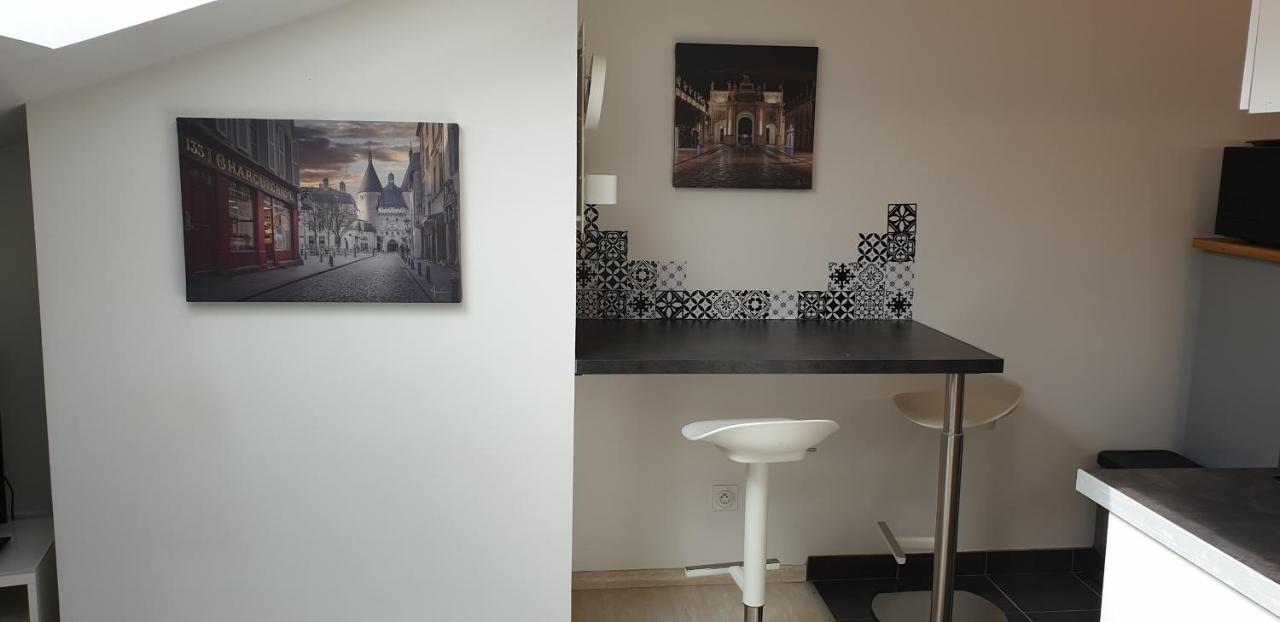 joli studio calme coeur de ville Nancy Exterior foto